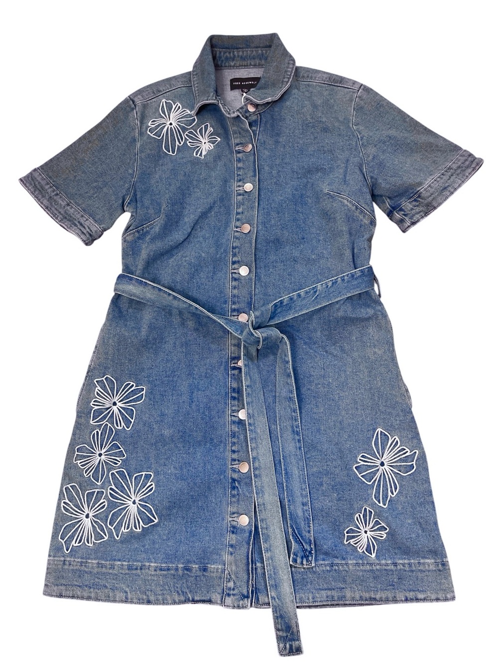 Casual Blue Denim Belted Short Sleeved Shirt Dress with Floral Embroidery